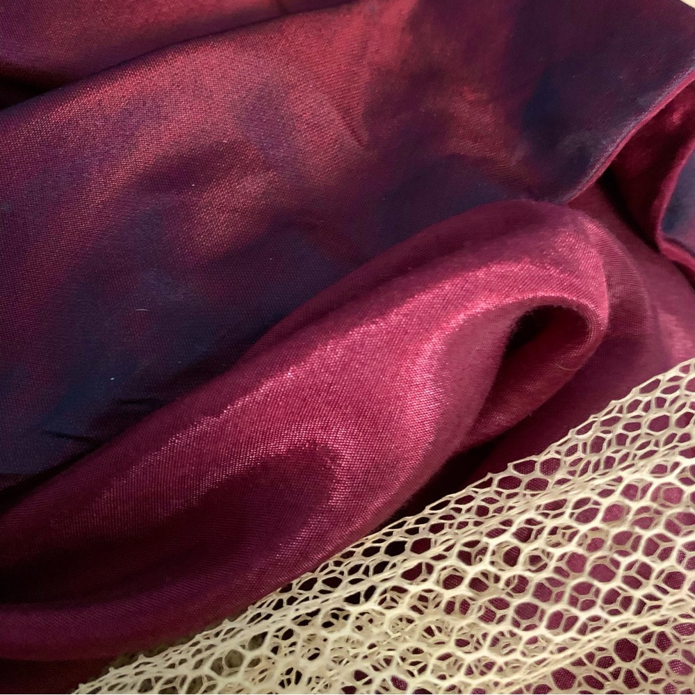 Magnificent Iridescent Red Gown - Picture 10 of 15